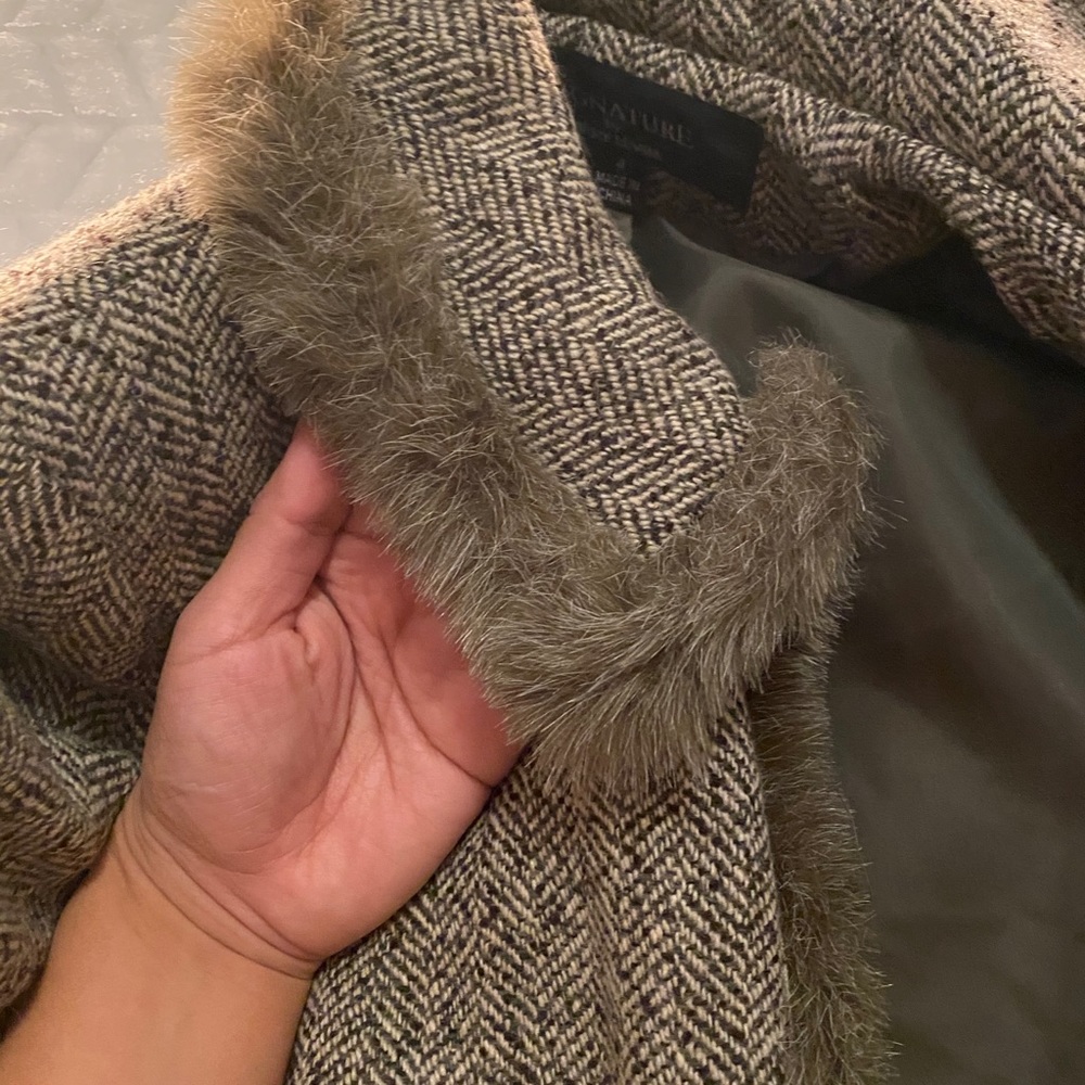 Coat - Picture 5 of 6